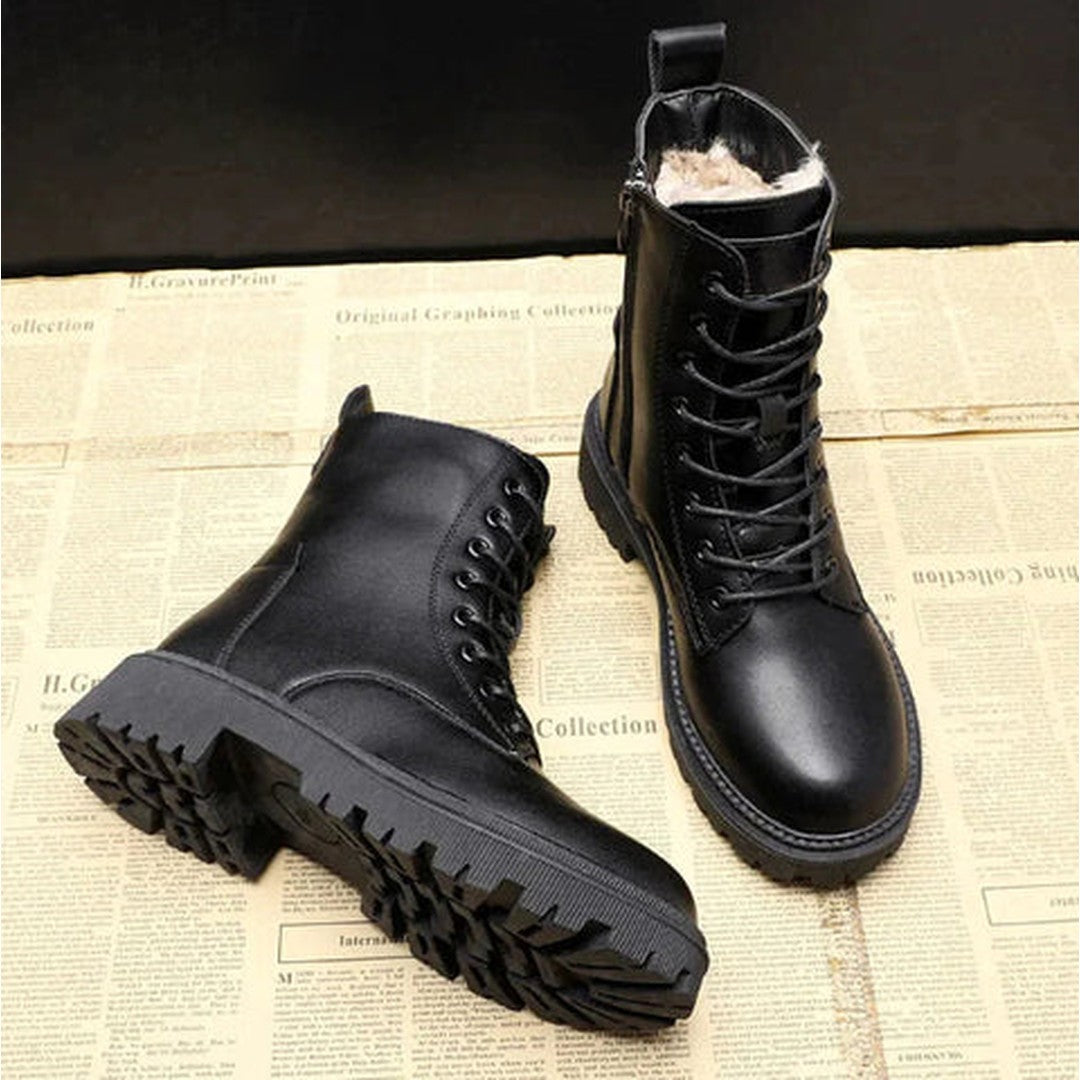 Woman wearing the Alessia women's leather boots, detail view