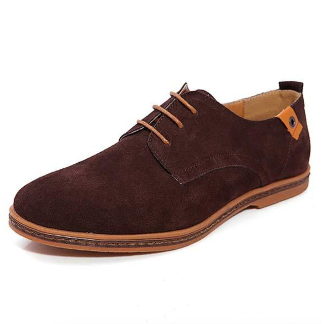Man wearing the Ambrose men's shoes, detail view