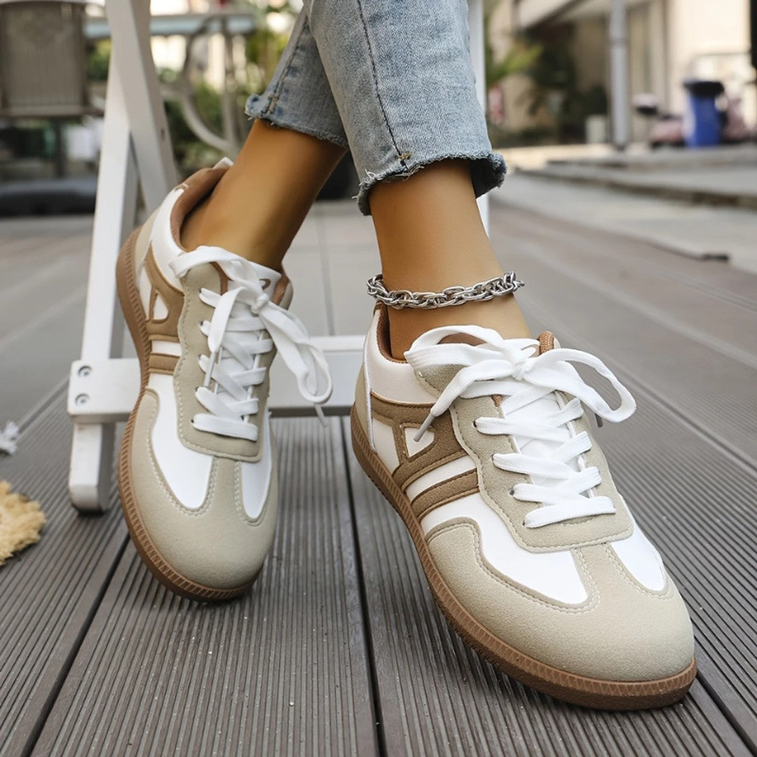 Woman wearing the Annabel women's wide-leg sneakers, model view