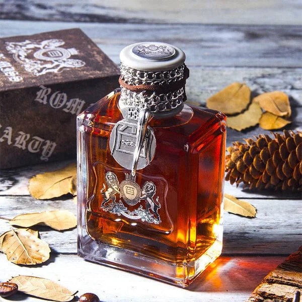 Bottle of woody aromatic eau de parfum for men - product photo 1