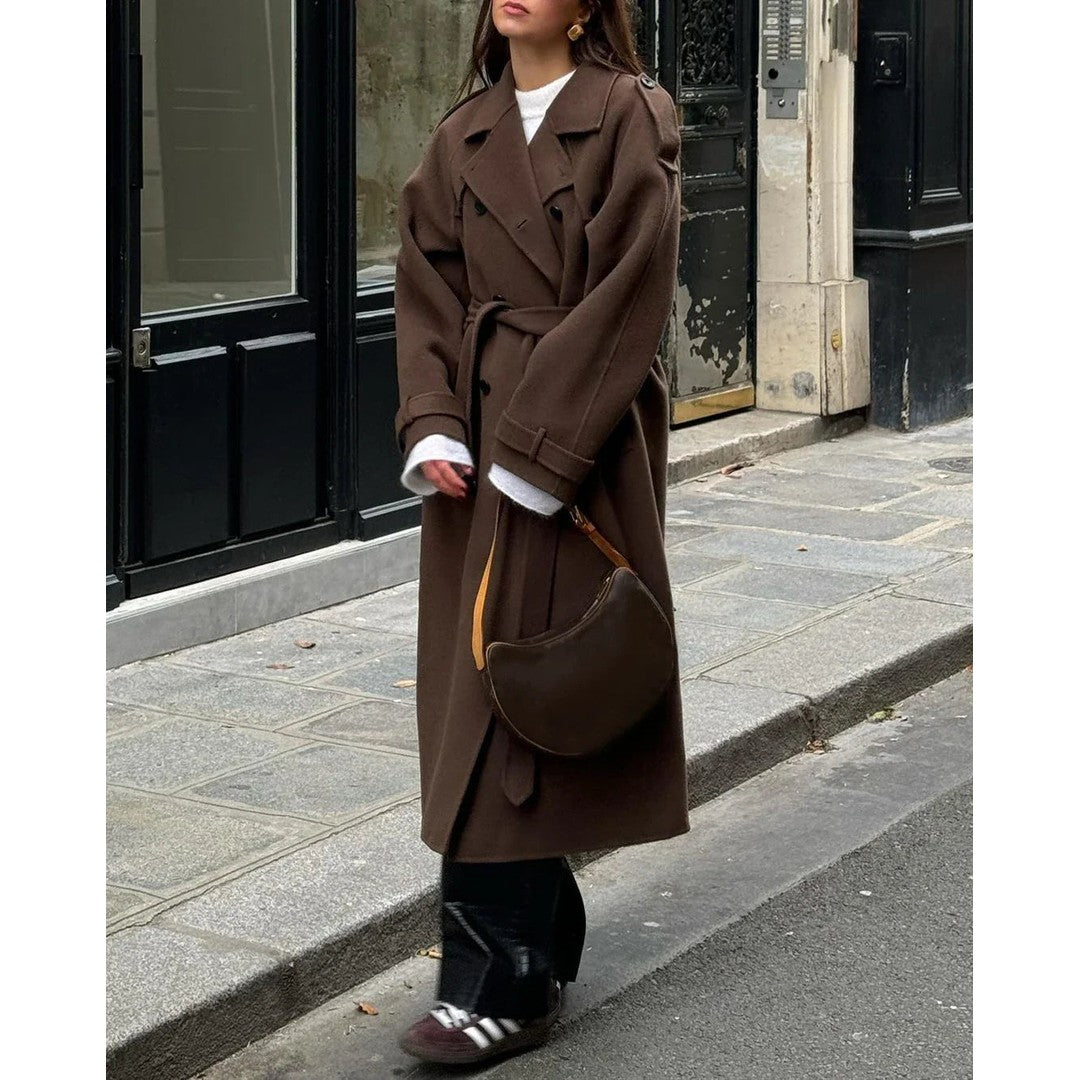 Woman wearing the Belen women's coat, back view