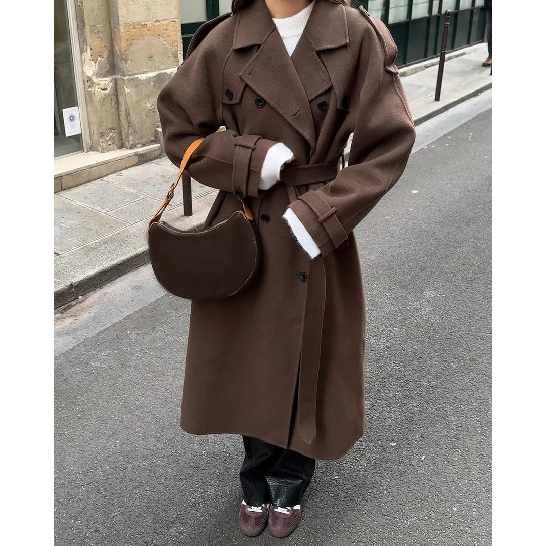 Woman wearing the Belen women's coat, front view