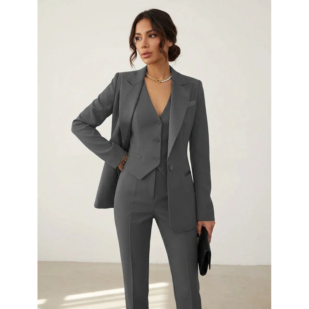 Woman wearing the Clarissa women's tailored set, detail view