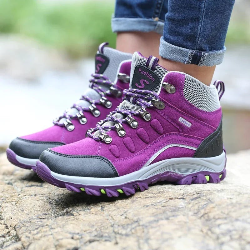Women's waterproof hiking boots - product photo 1