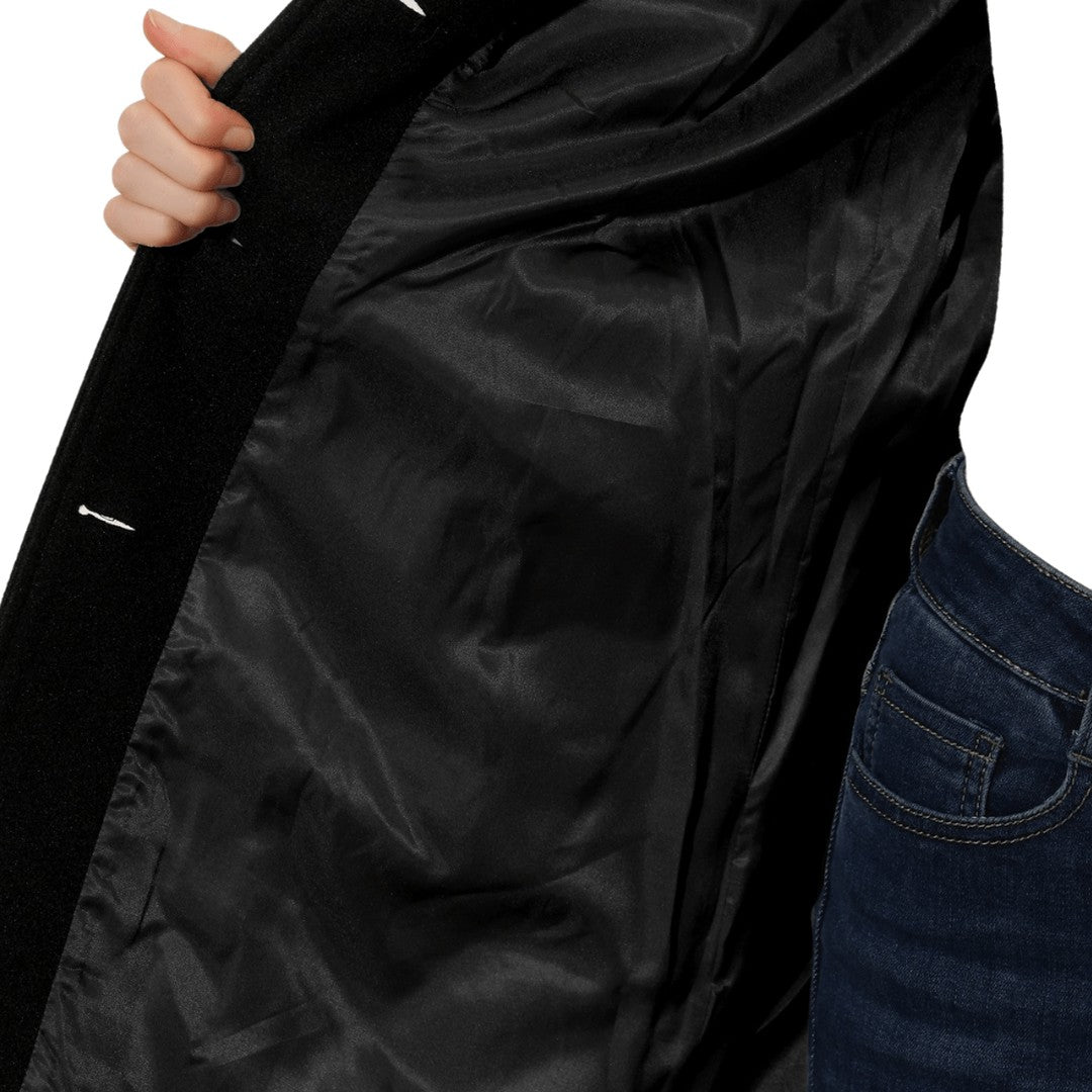 Woman wearing the Ida women's elegant coat, detail view