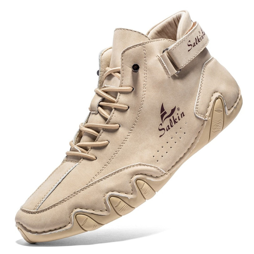 Man wearing the Kaden men's leather shoes, model view