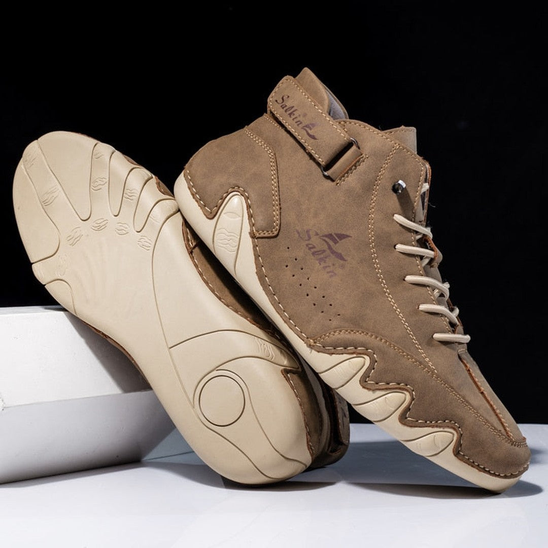 Man wearing the Kaden men's leather shoes, side view