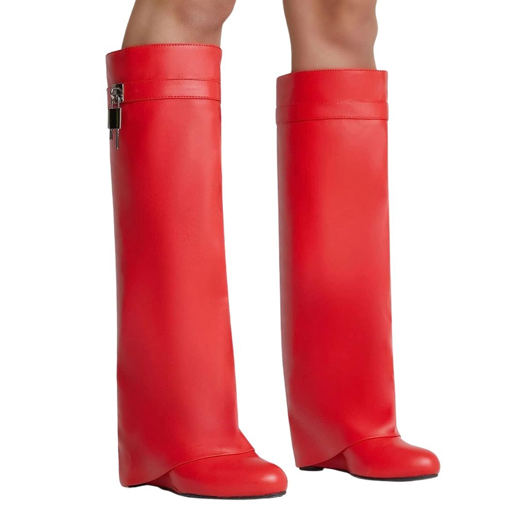 Man wearing the Kingston men's leather boots, detail view