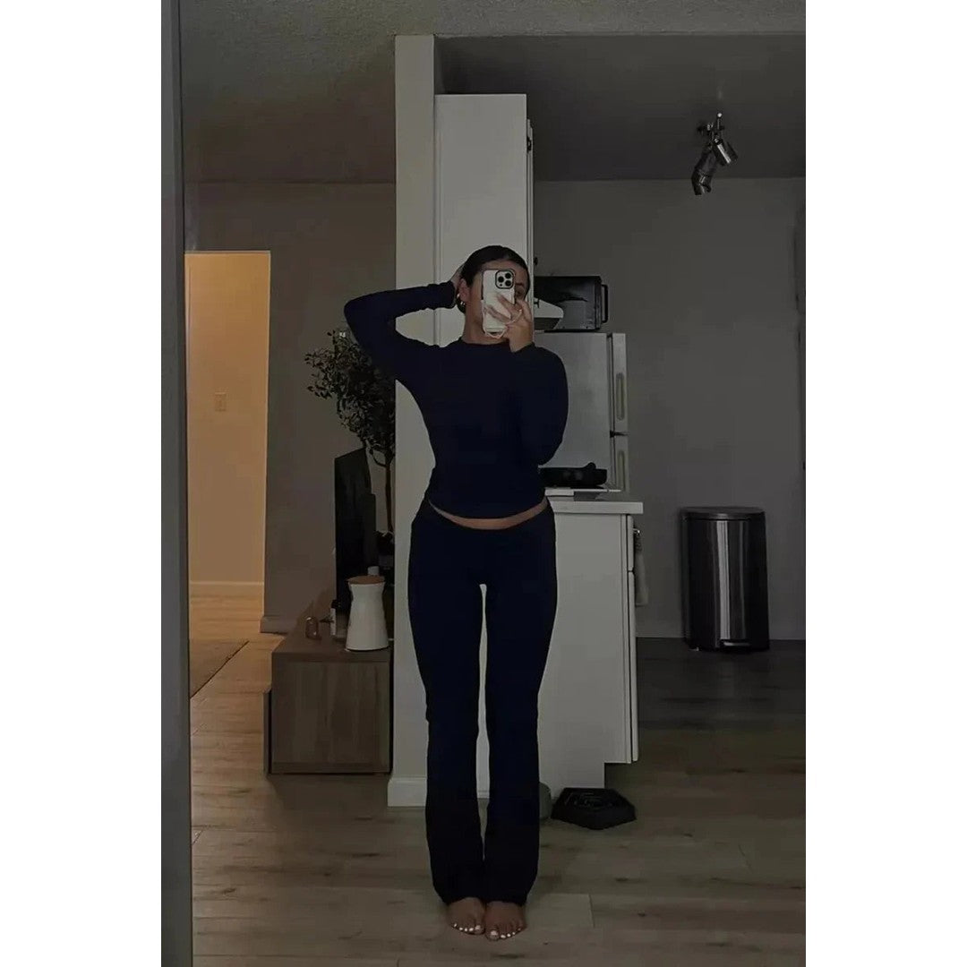 Woman wearing the Kira women's casual cotton set, side view