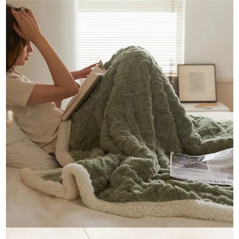 Thick lambswool and fleece winter blanket - product photo 12