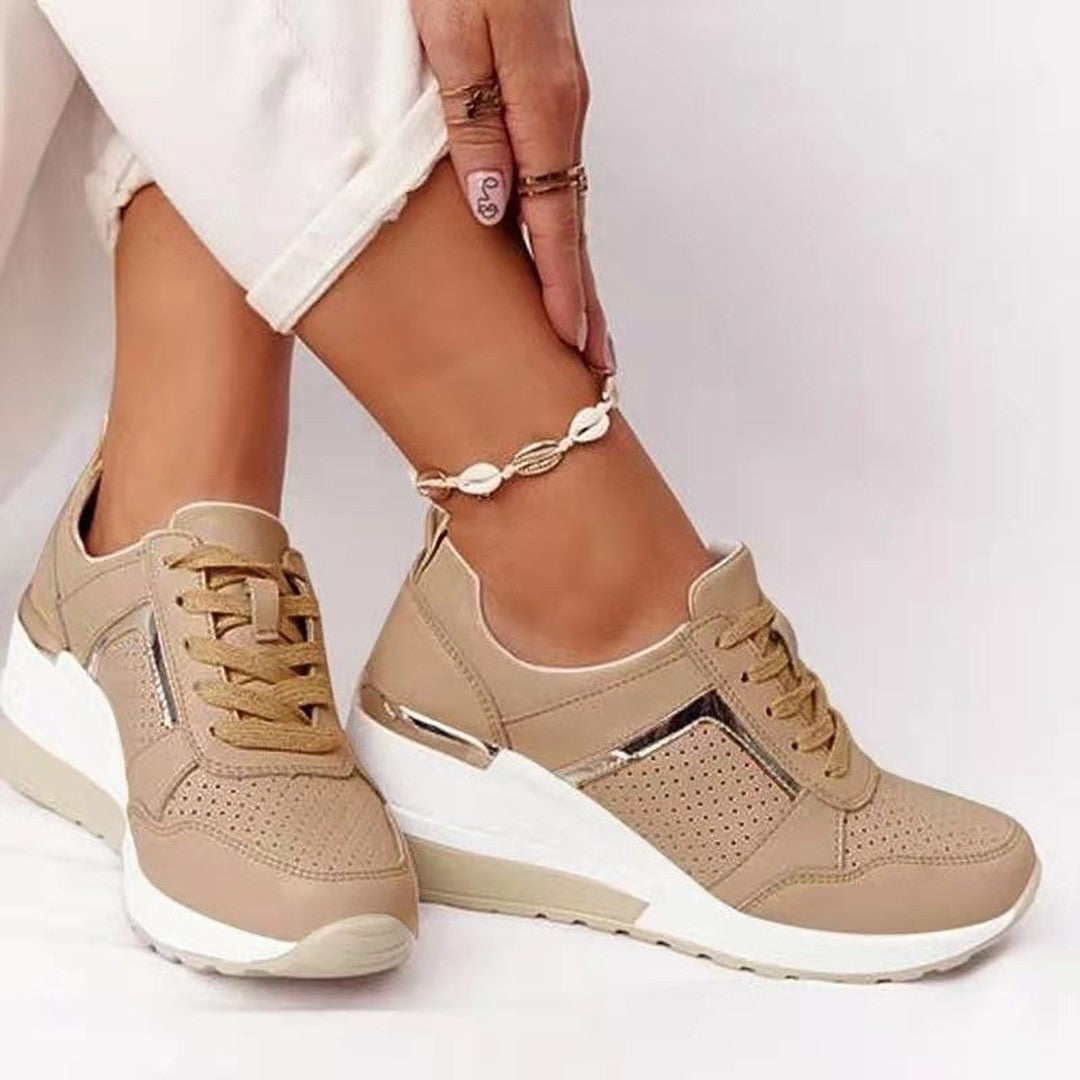 Woman wearing the Livana women's shoes, detail view