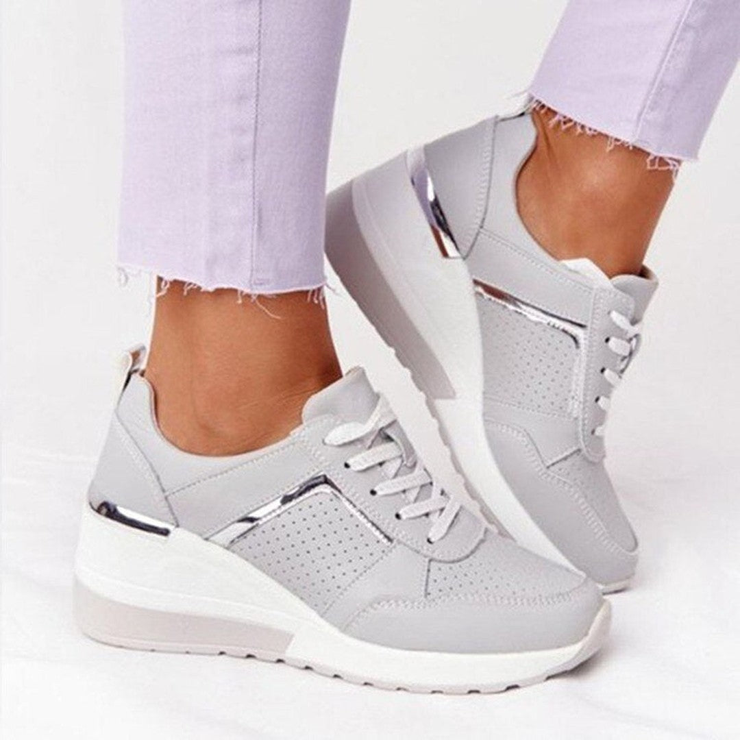 Woman wearing the Livana women's shoes, model view