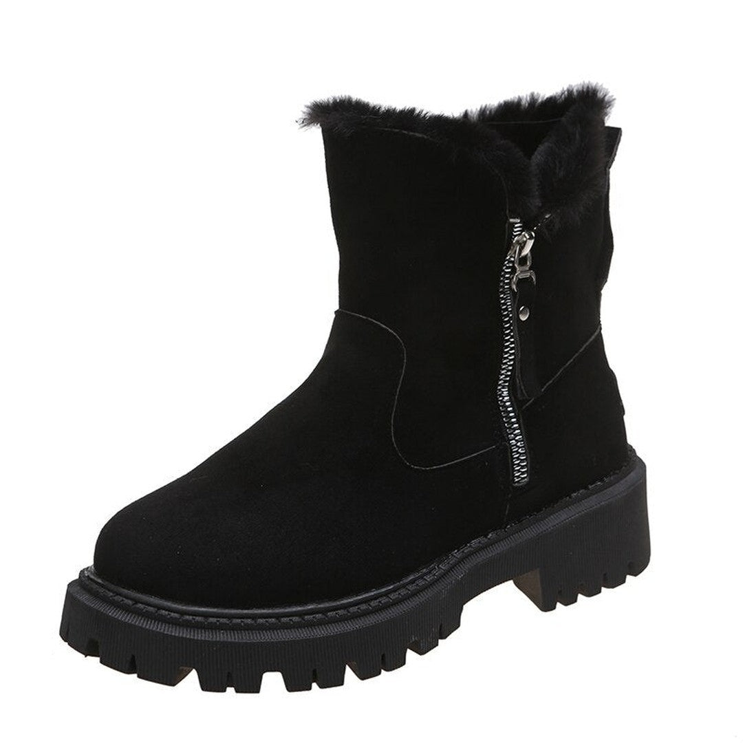 Woman wearing the Maren women's boots, detail view