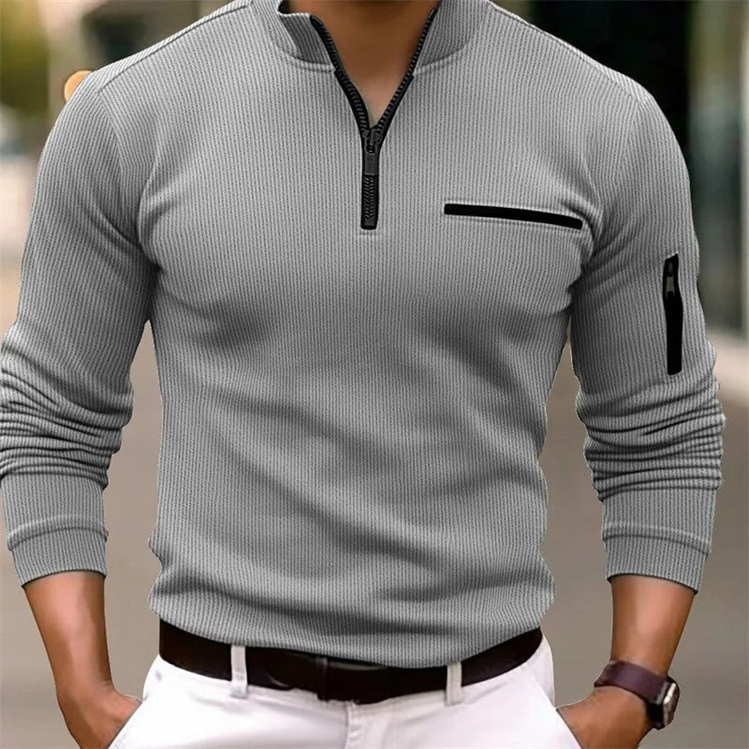 Man wearing the Matteo men's classic sweater, detail view