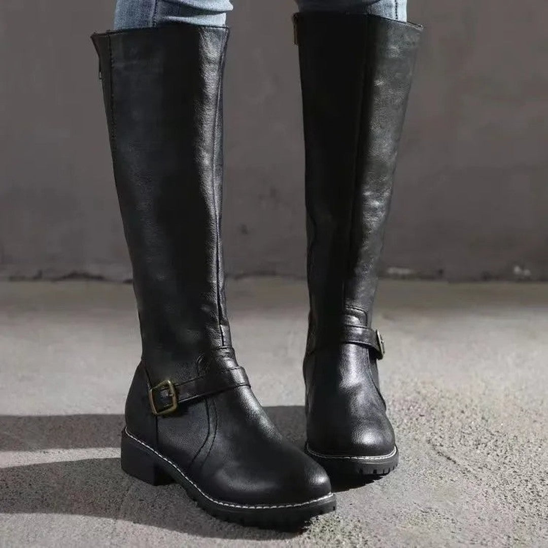 Woman wearing the Melisande women's classic boots, 7 view