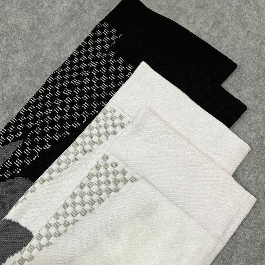 Women's graduated compression sports socks - product photo 3