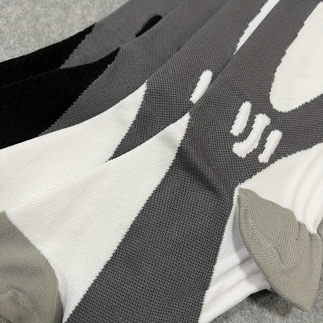 Women's graduated compression sports socks - product photo 4