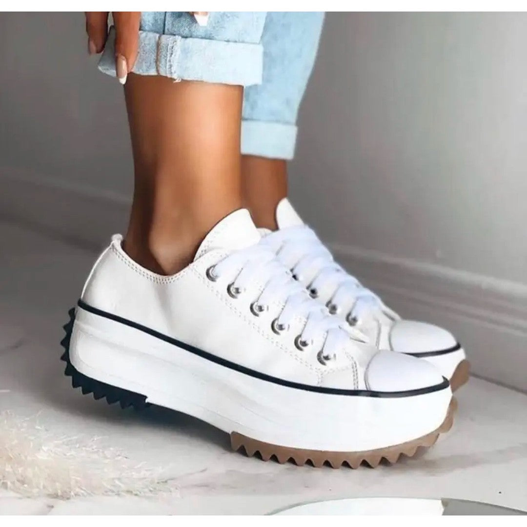 Woman wearing the Mila women's sneakers, 8 view