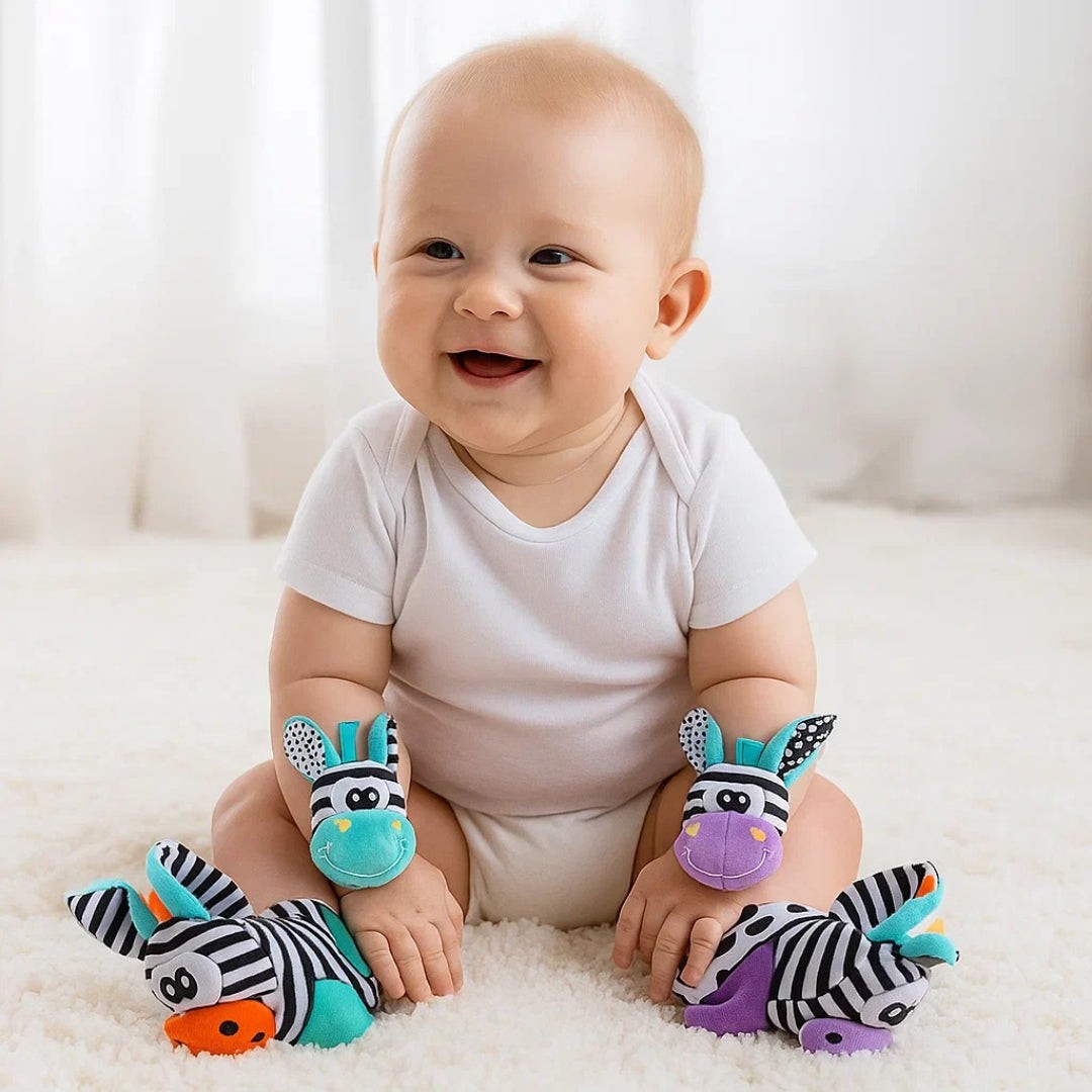 Baby wrist rattle and sock sensory set - product photo 9