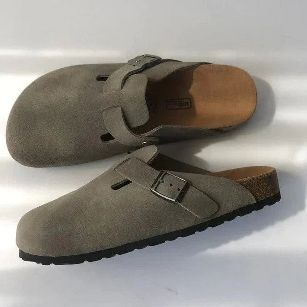 Man wearing the Reeve men's suede shoes, side view