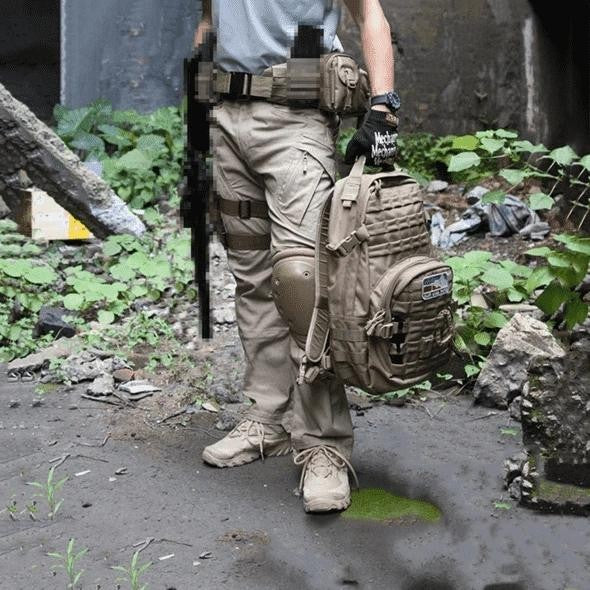 Water-repellent cargo pants with multiple pockets - product photo 10