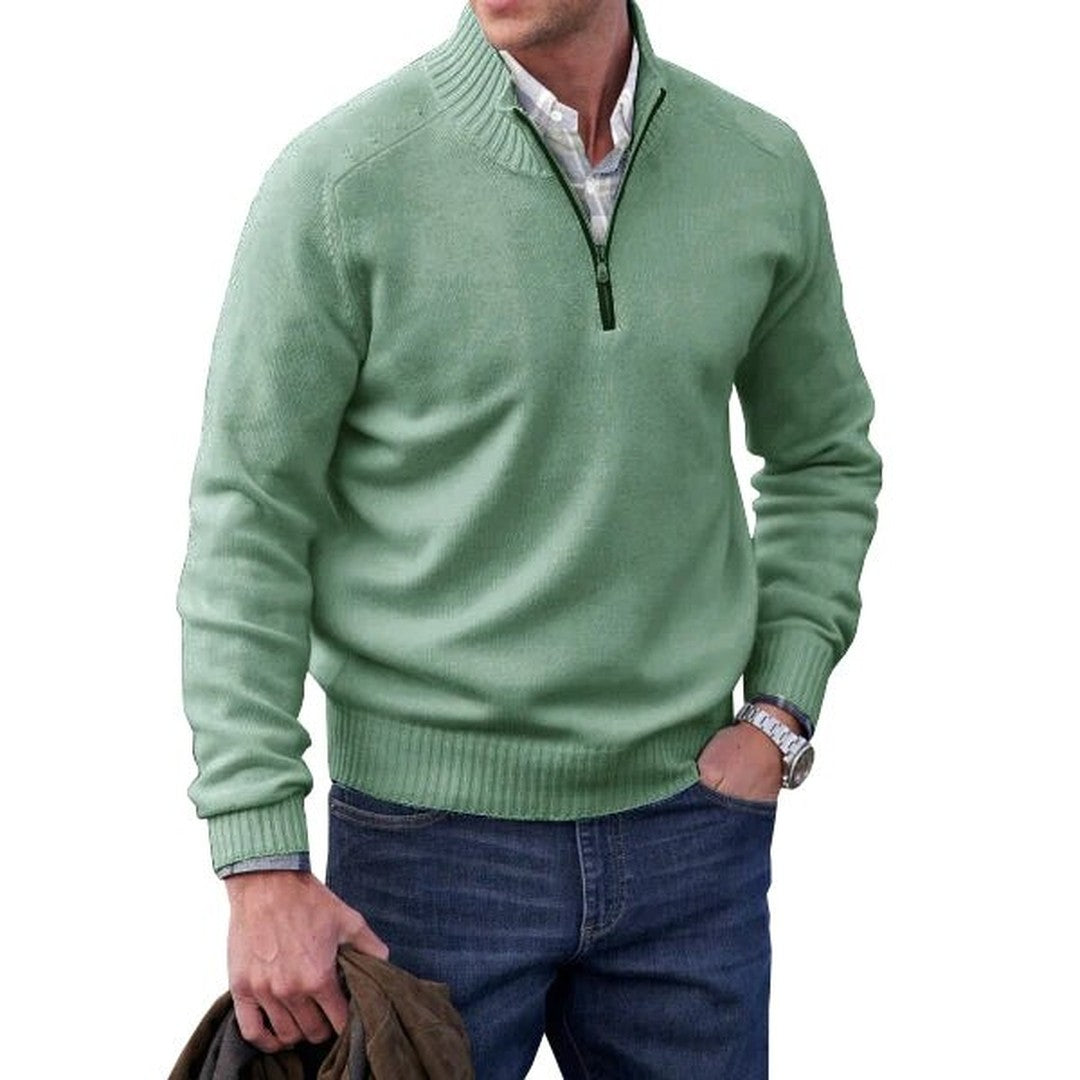 Man wearing the Ronan men's turtleneck cashmere sweater, 12 view