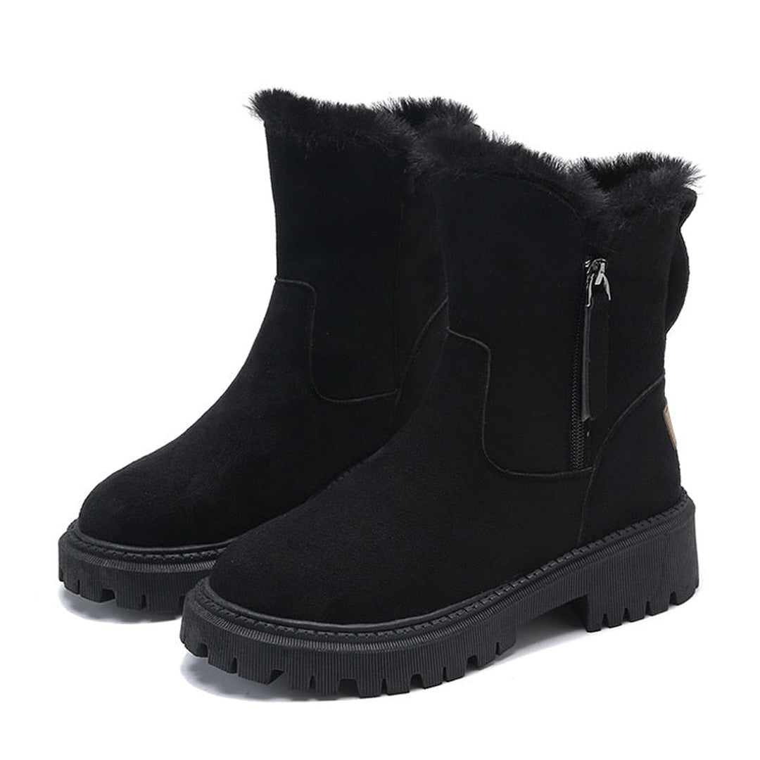 Woman wearing the Rosalie women's boots, model view