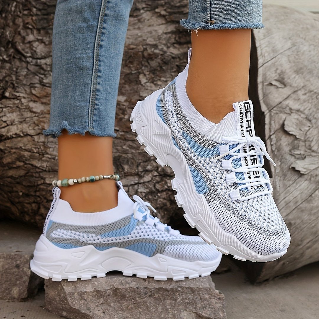 Woman wearing the Sable women's sneakers, 8 view