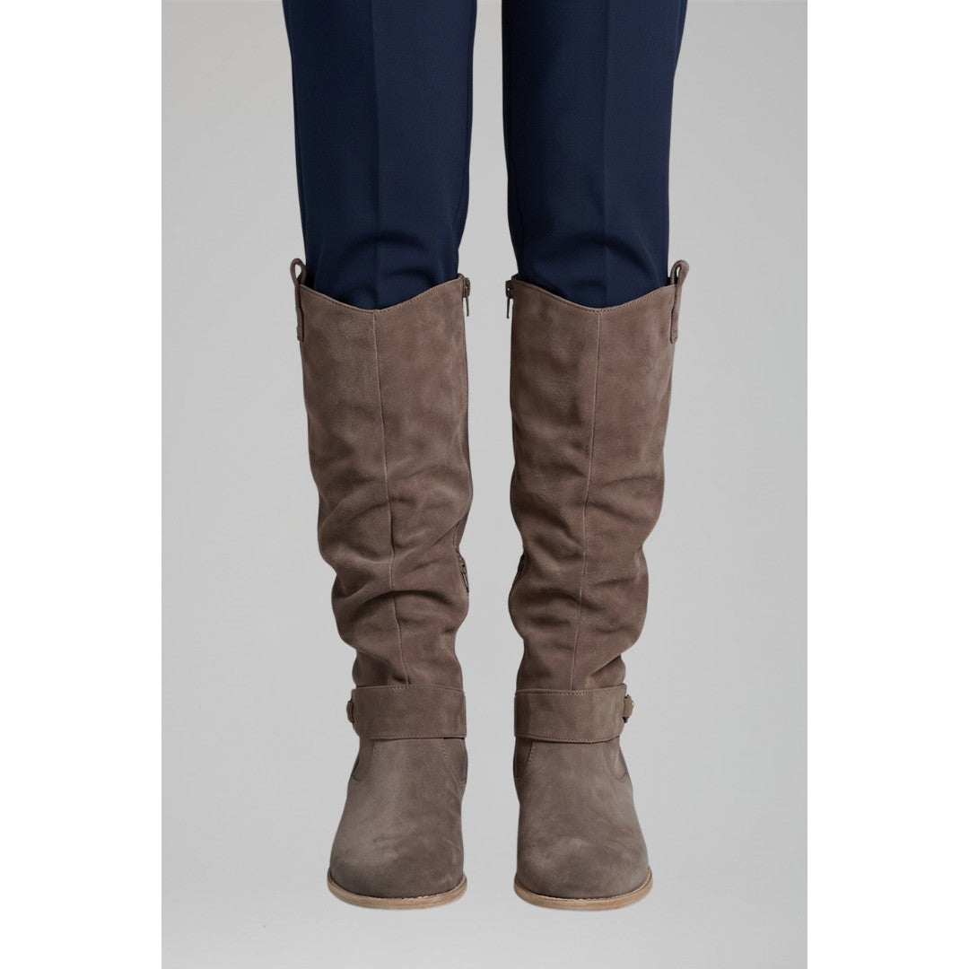 Woman wearing the Sabrina women's boots, 7 view
