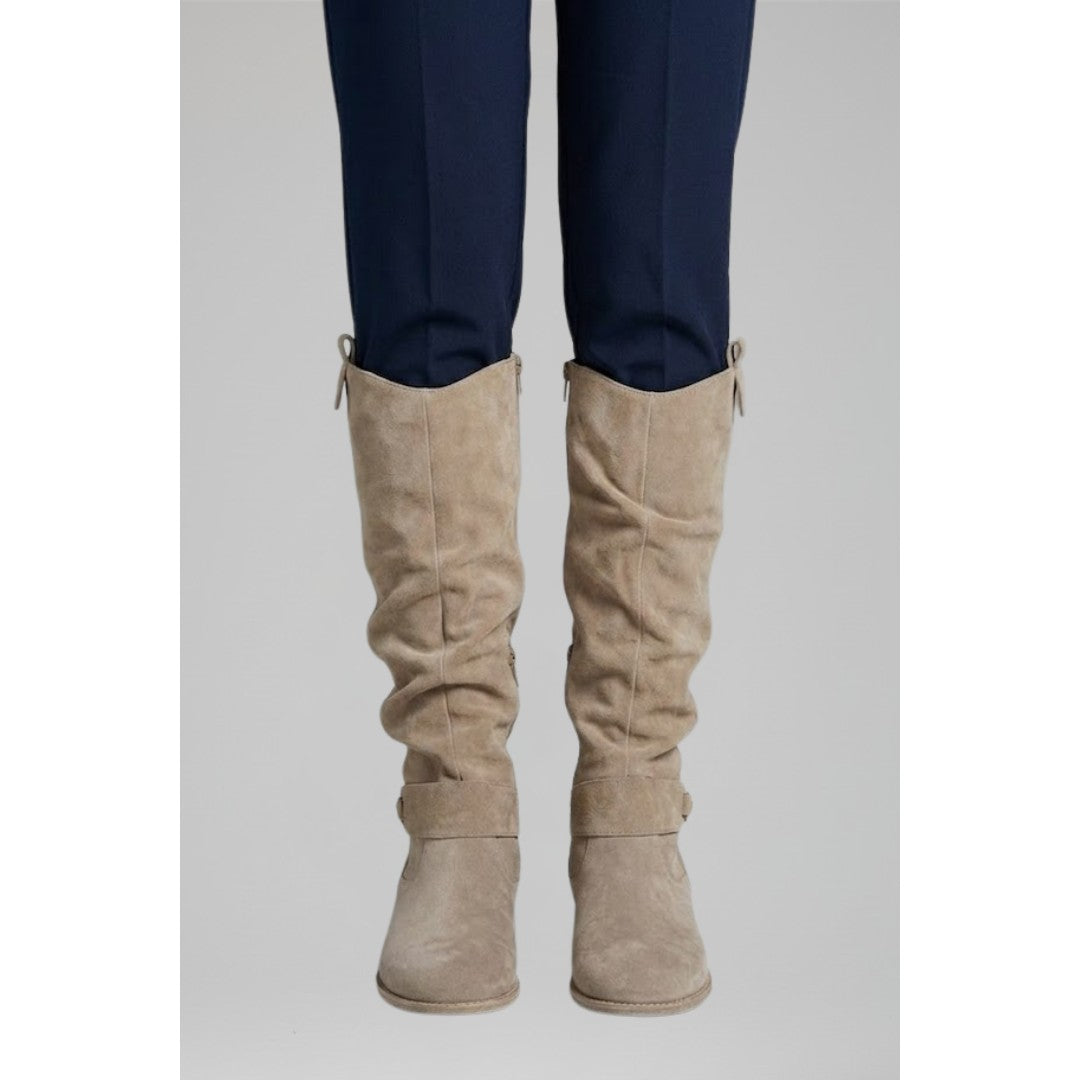 Woman wearing the Sabrina women's boots, side view