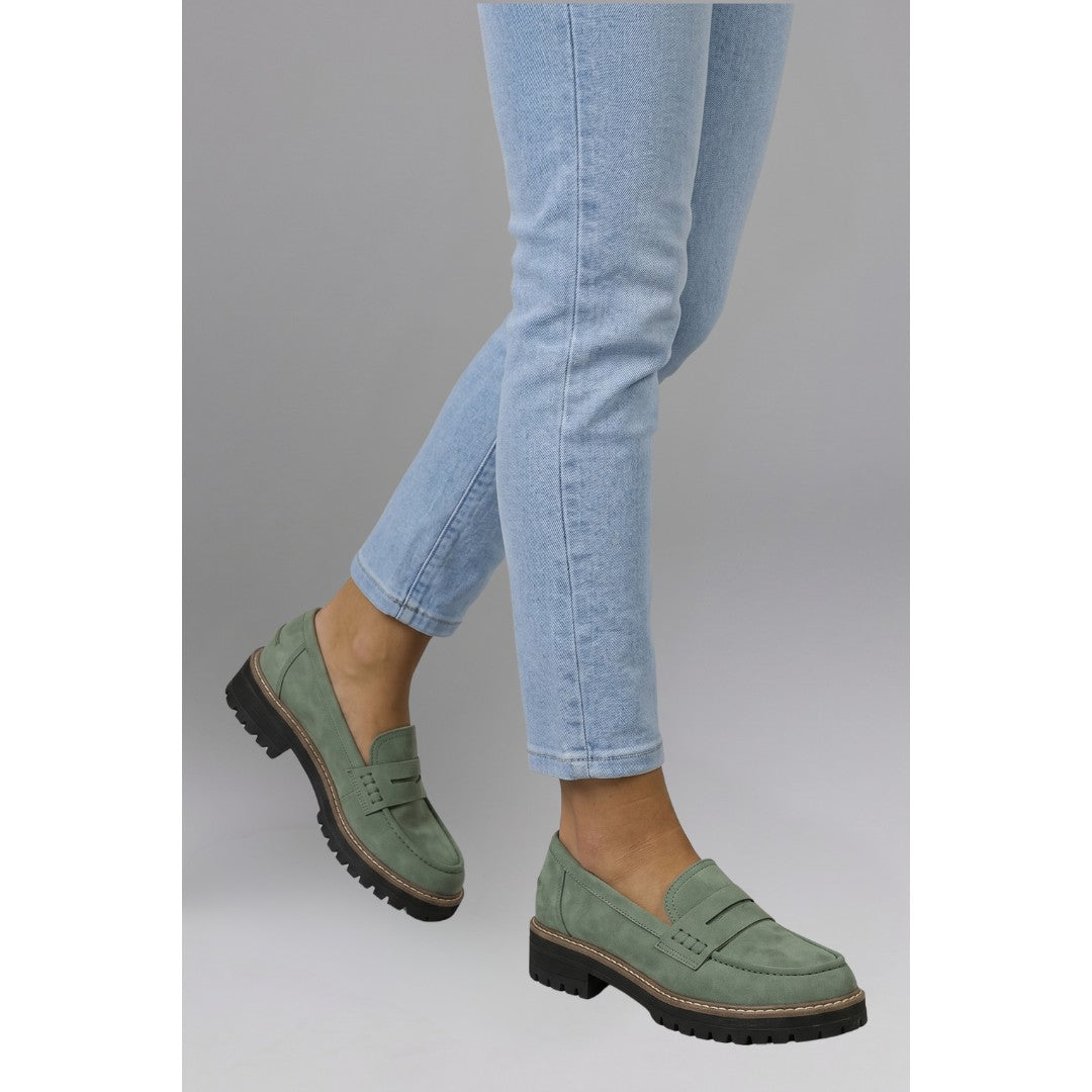 Woman wearing the Santiago women's leather loafers, 9 view