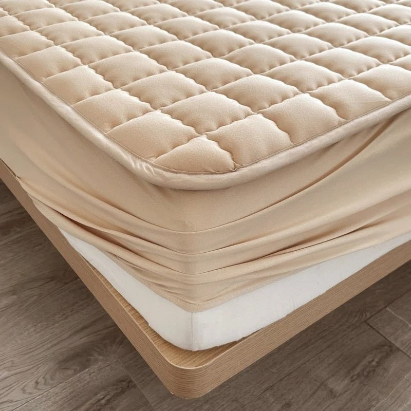Fitted waterproof mattress protector - product photo 7