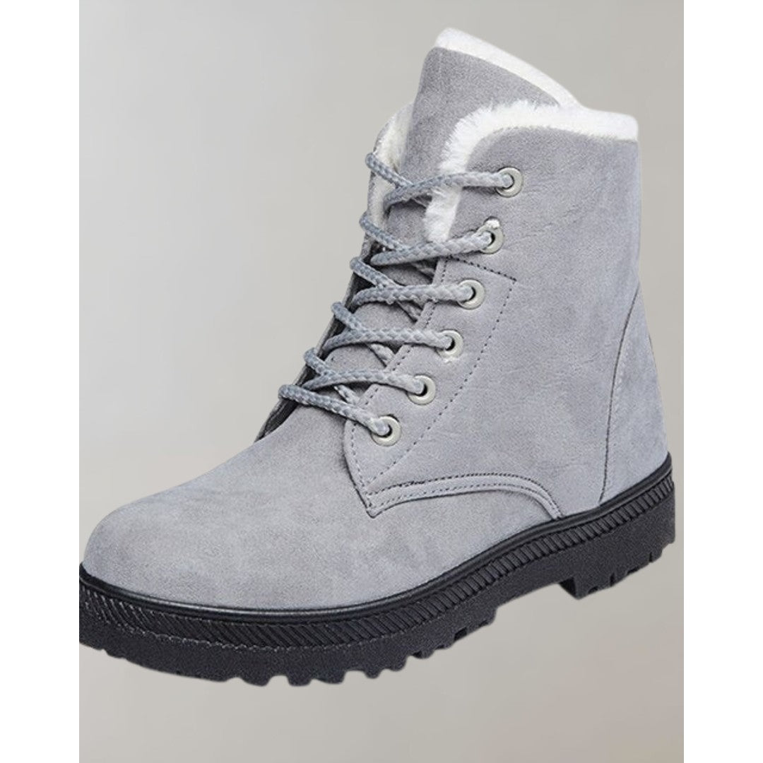 Woman wearing the Seren women's boots, detail view