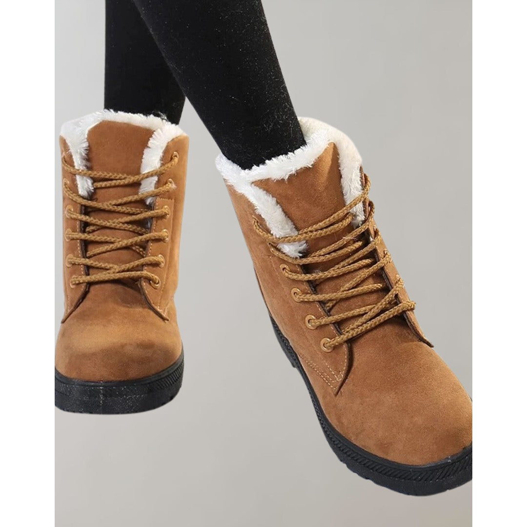 Woman wearing the Seren women's boots, front view