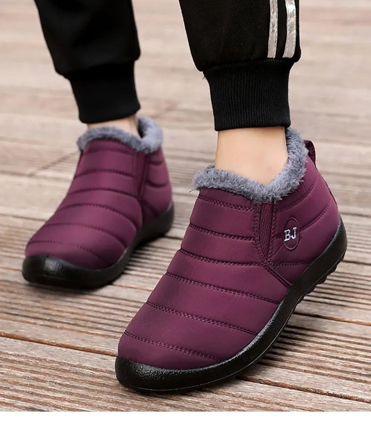 Waterproof lined winter slip-on boots - product photo 9