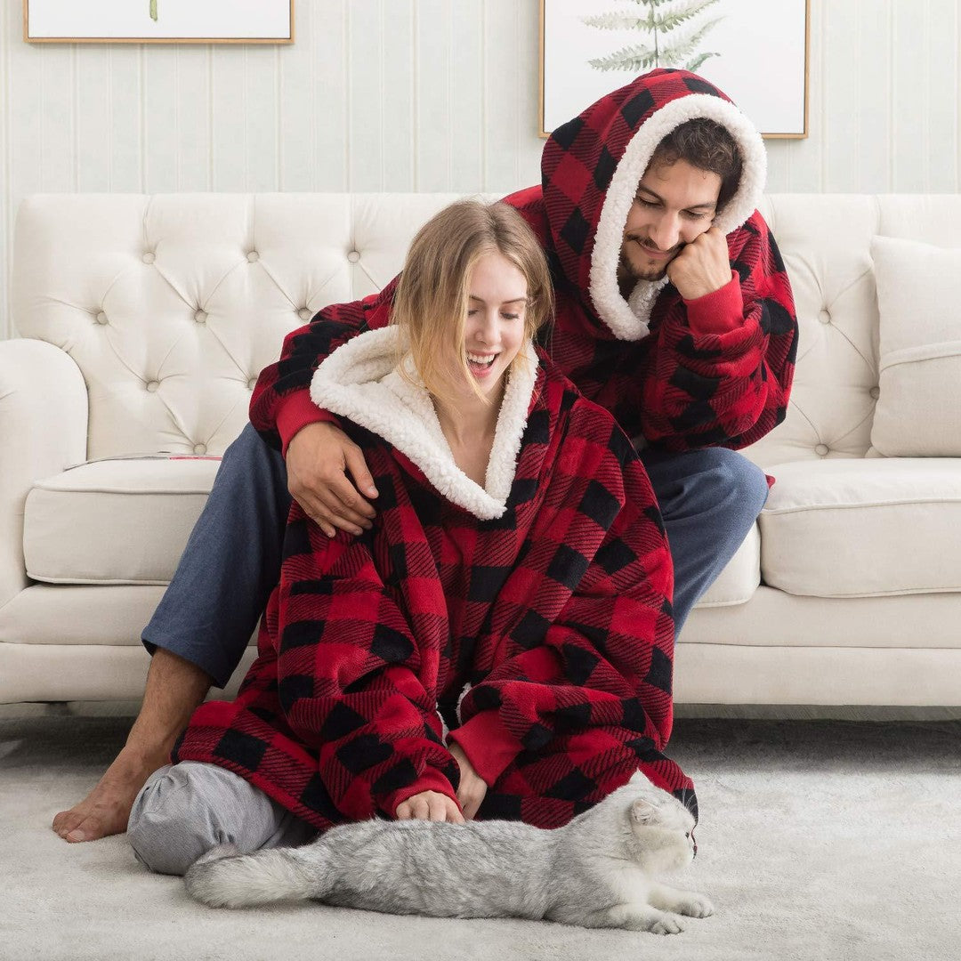 Oversized wearable fleece hoodie blanket - product photo 2