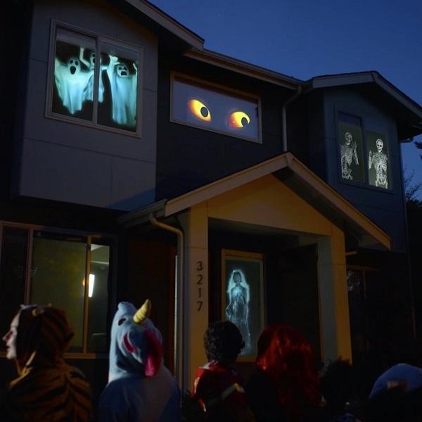 Holiday window projector with screen - product photo 1