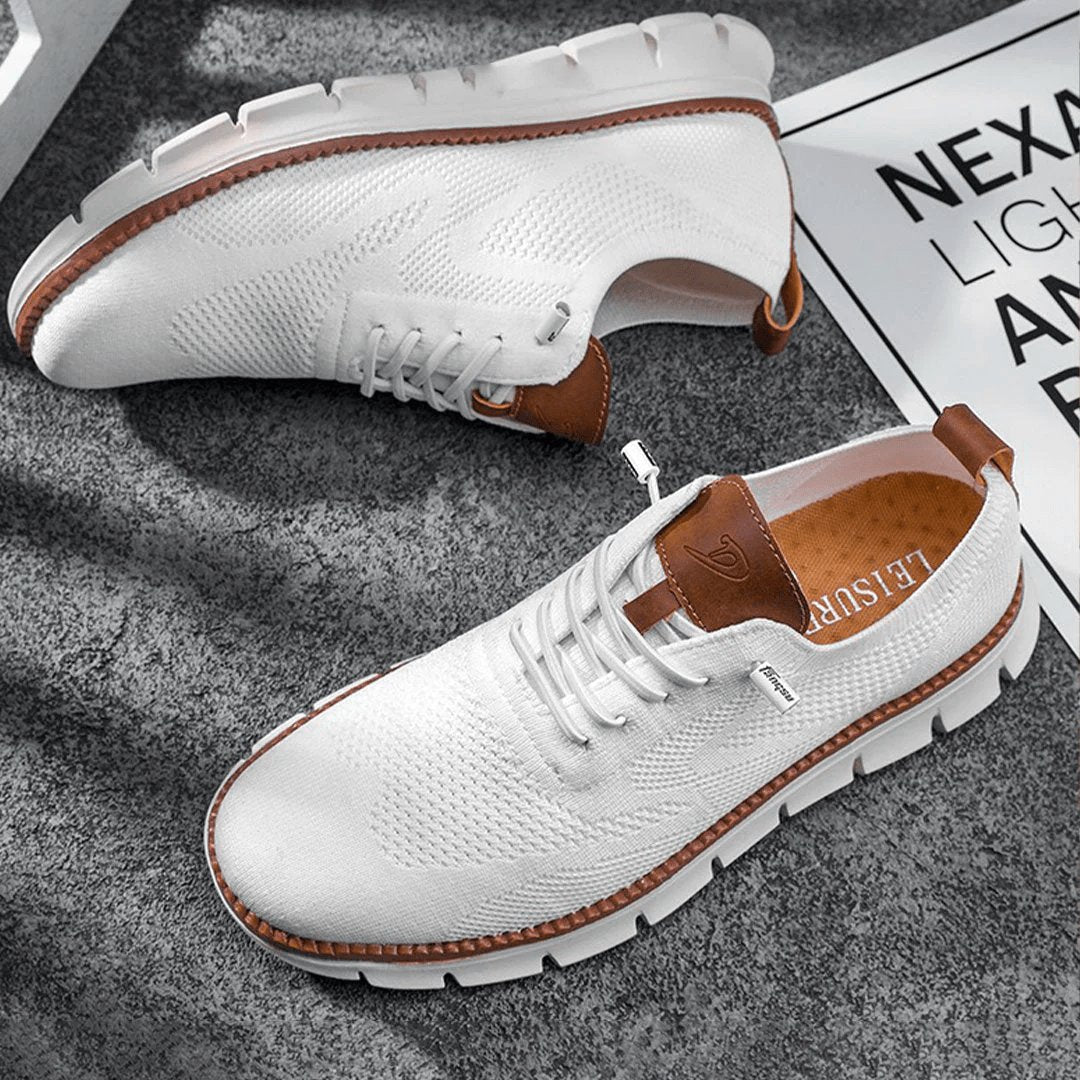 Man wearing the Spencer men's casual shoes, 12 view