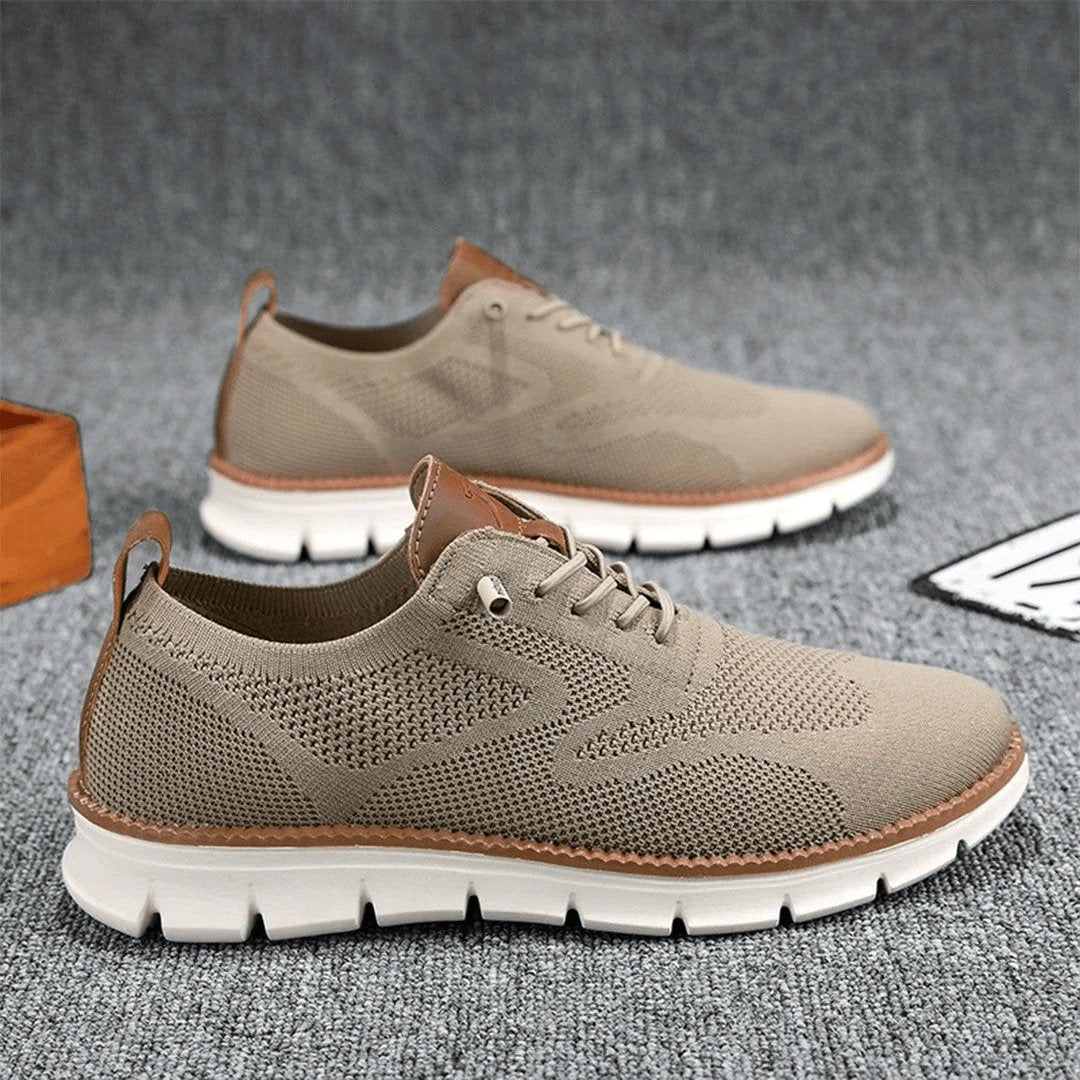Man wearing the Spencer men's casual shoes, 9 view
