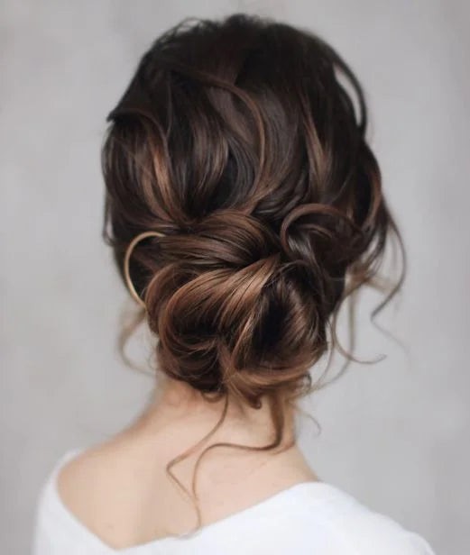 Elastic messy bun hairpiece - product photo 3
