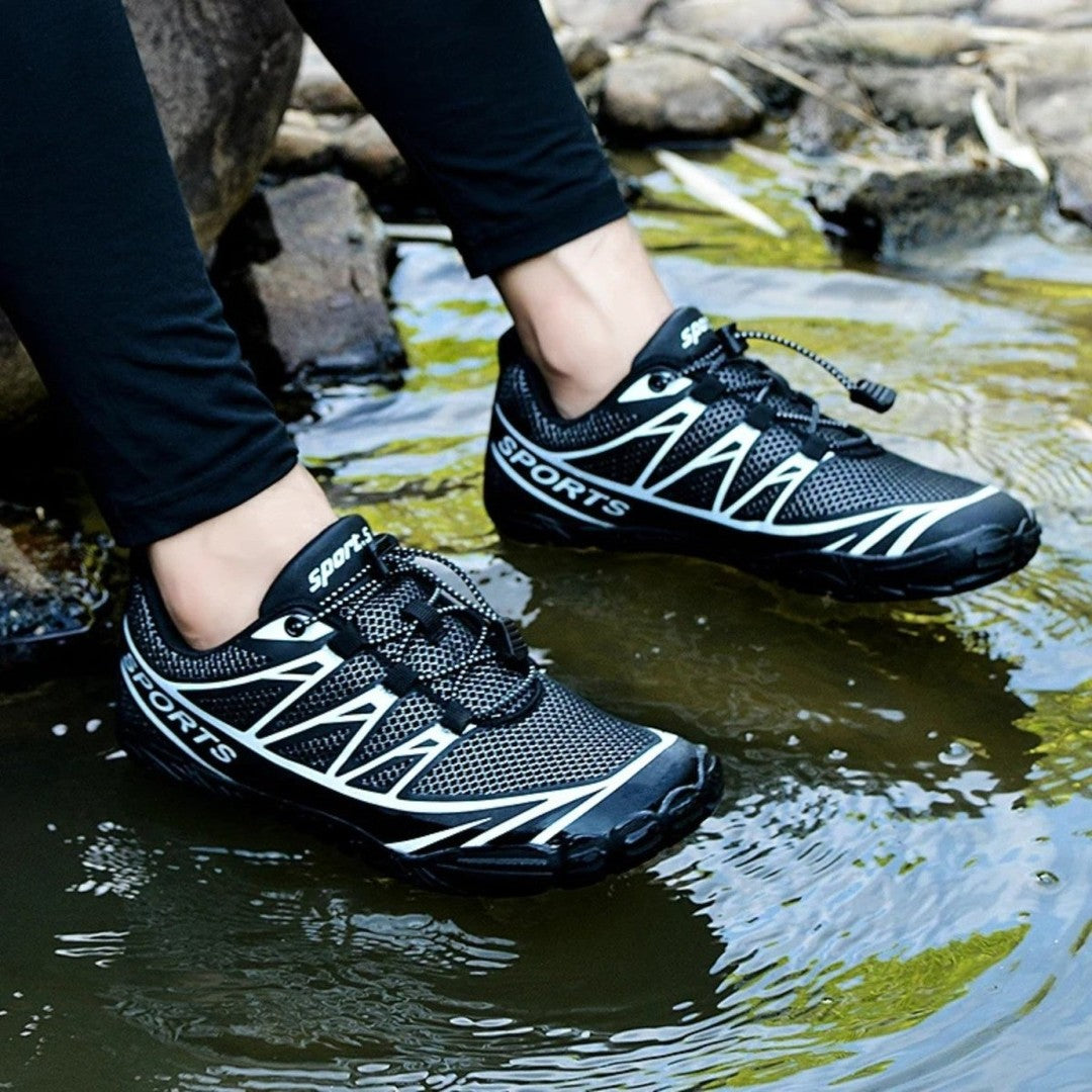 Lightweight cycling shoe with non-slip sole - product photo 6