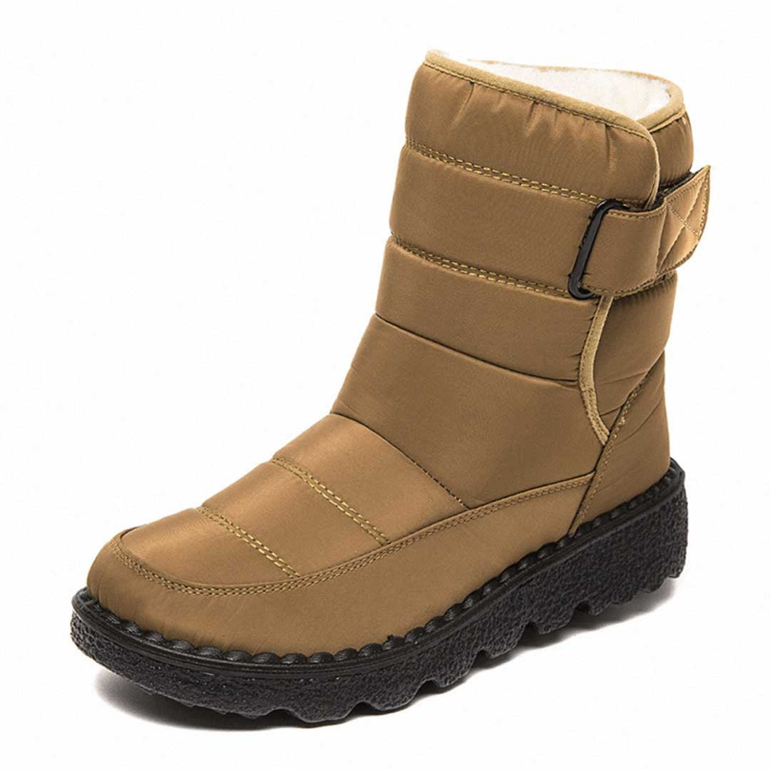 Woman wearing the Uma women's waterproof boots, 8 view