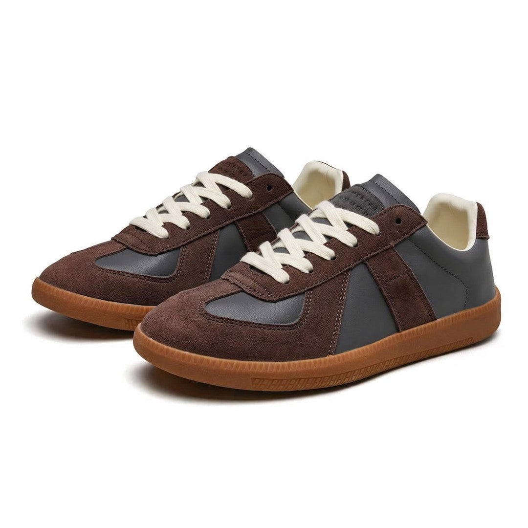 Man wearing the Vaughn men's casual lace shoes, 9 view