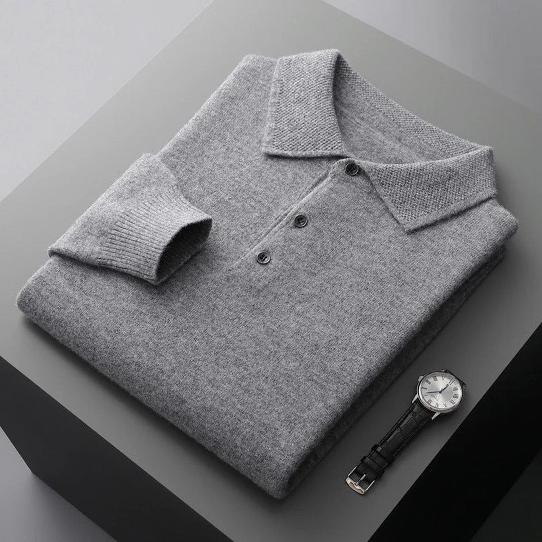 Man wearing the Yannick men's cashmere zip-up sweater, back view