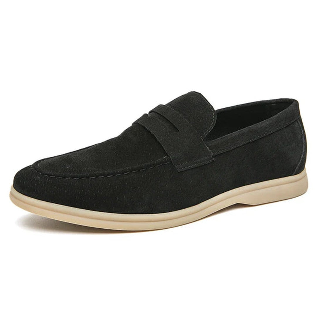 Man wearing the Zephyr men's shoes, detail view