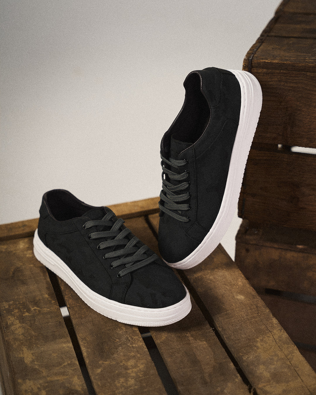 Noah | Men's Orthopedic Low Top Lace-Up Sneakers