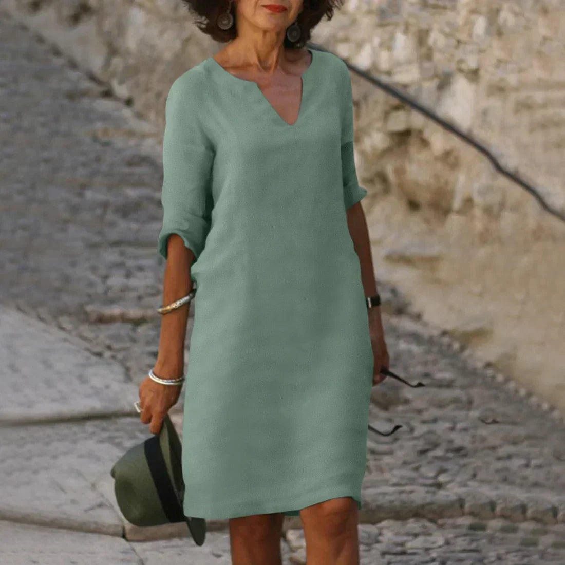 Lila | Women's V-Neck Three Quarter Sleeve Shift Dress
