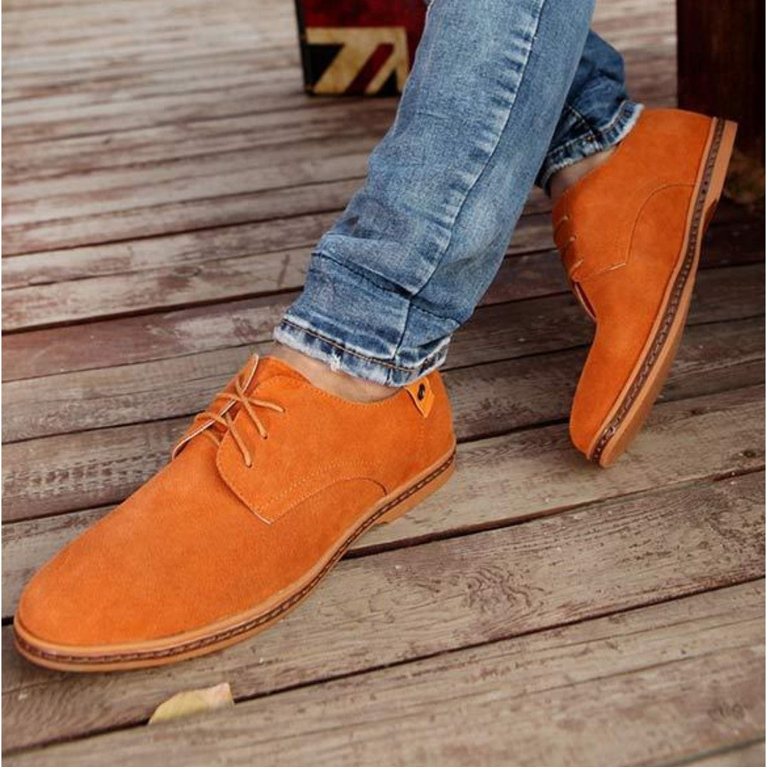 Man wearing the Ambrose men's shoes, back view