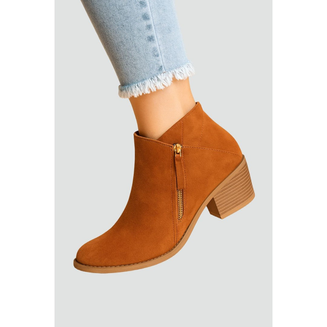 Woman wearing the Anais women's casual zip-up boots, 10 view