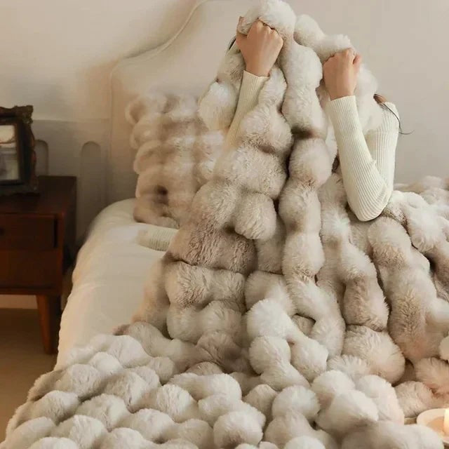 Long-pile faux fur fluffy throw blanket - product photo 2